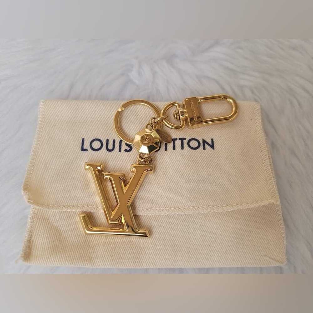 LV Facettes Bag Charm/Key Holder